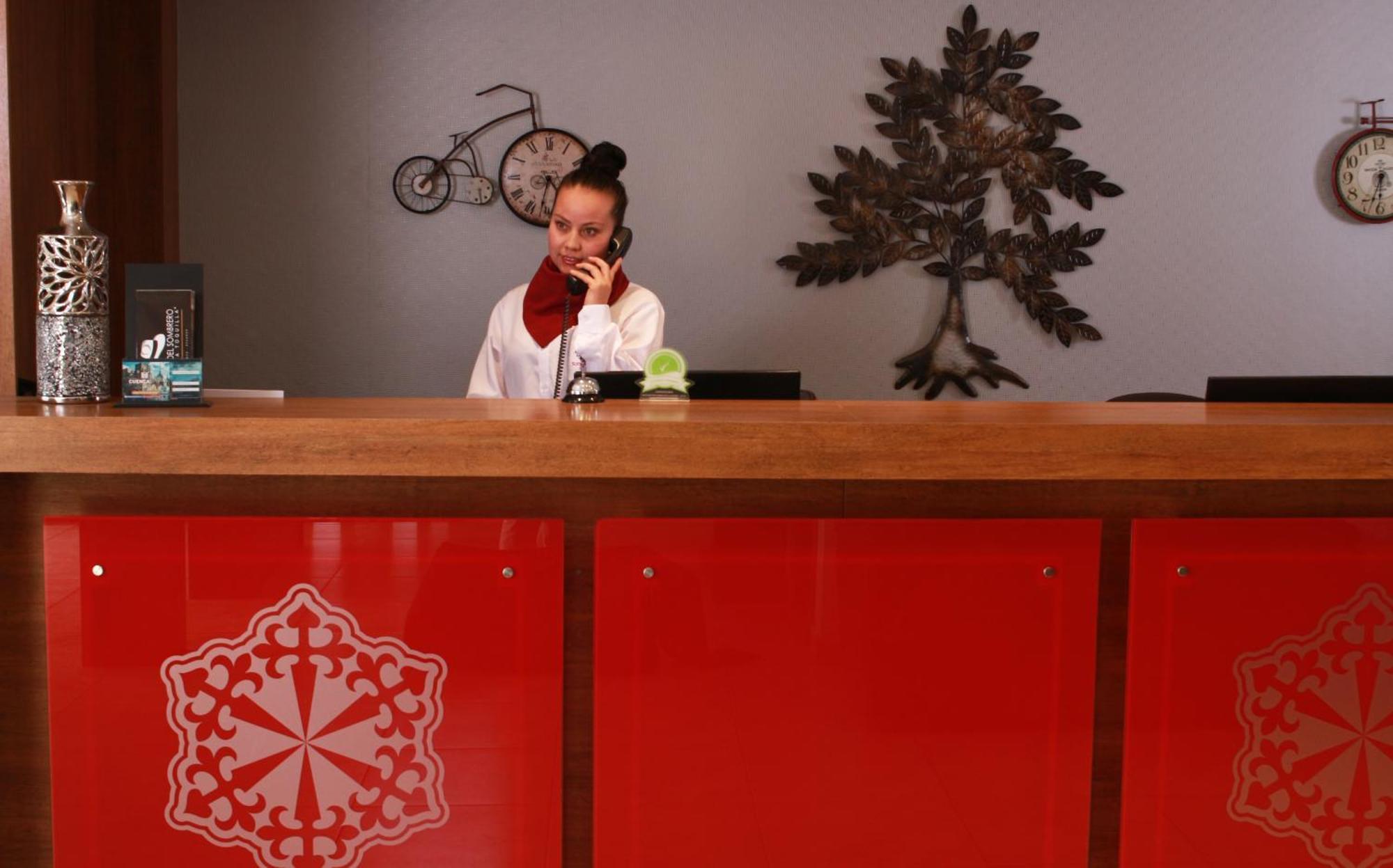 Hotel Santiago De Compostella Suites クエンカ エクステリア 写真