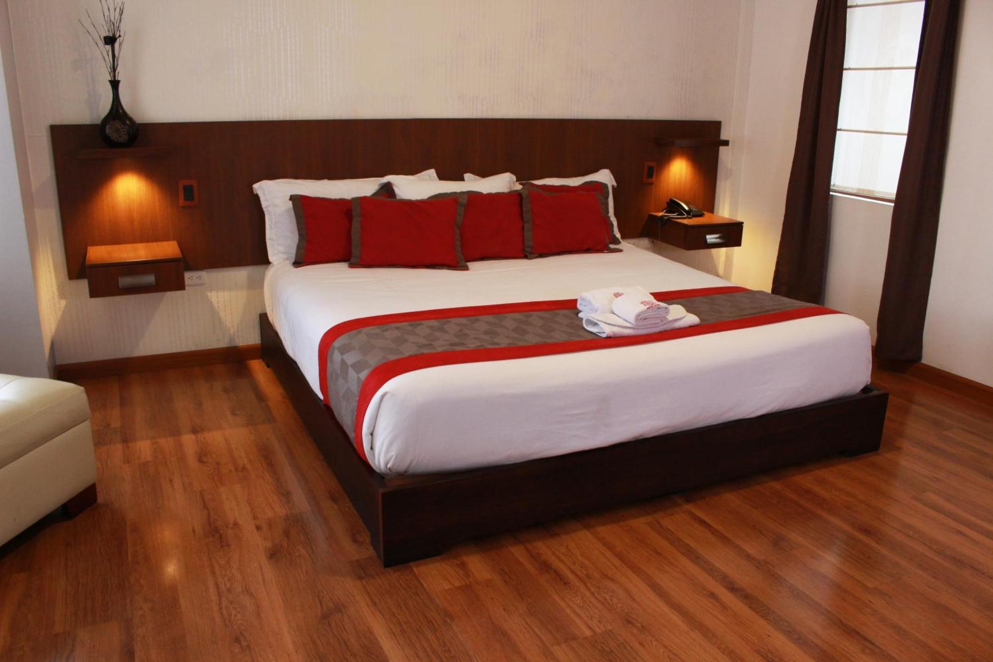 Hotel Santiago De Compostella Suites クエンカ エクステリア 写真