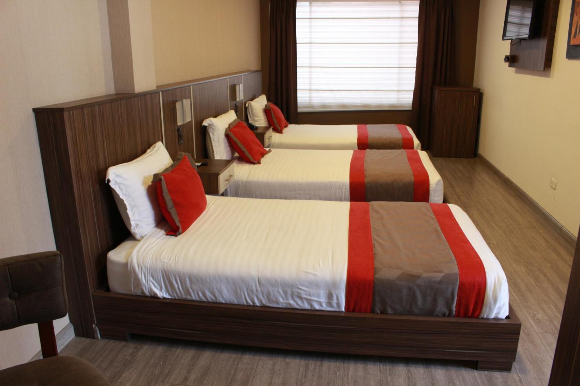 Hotel Santiago De Compostella Suites クエンカ エクステリア 写真