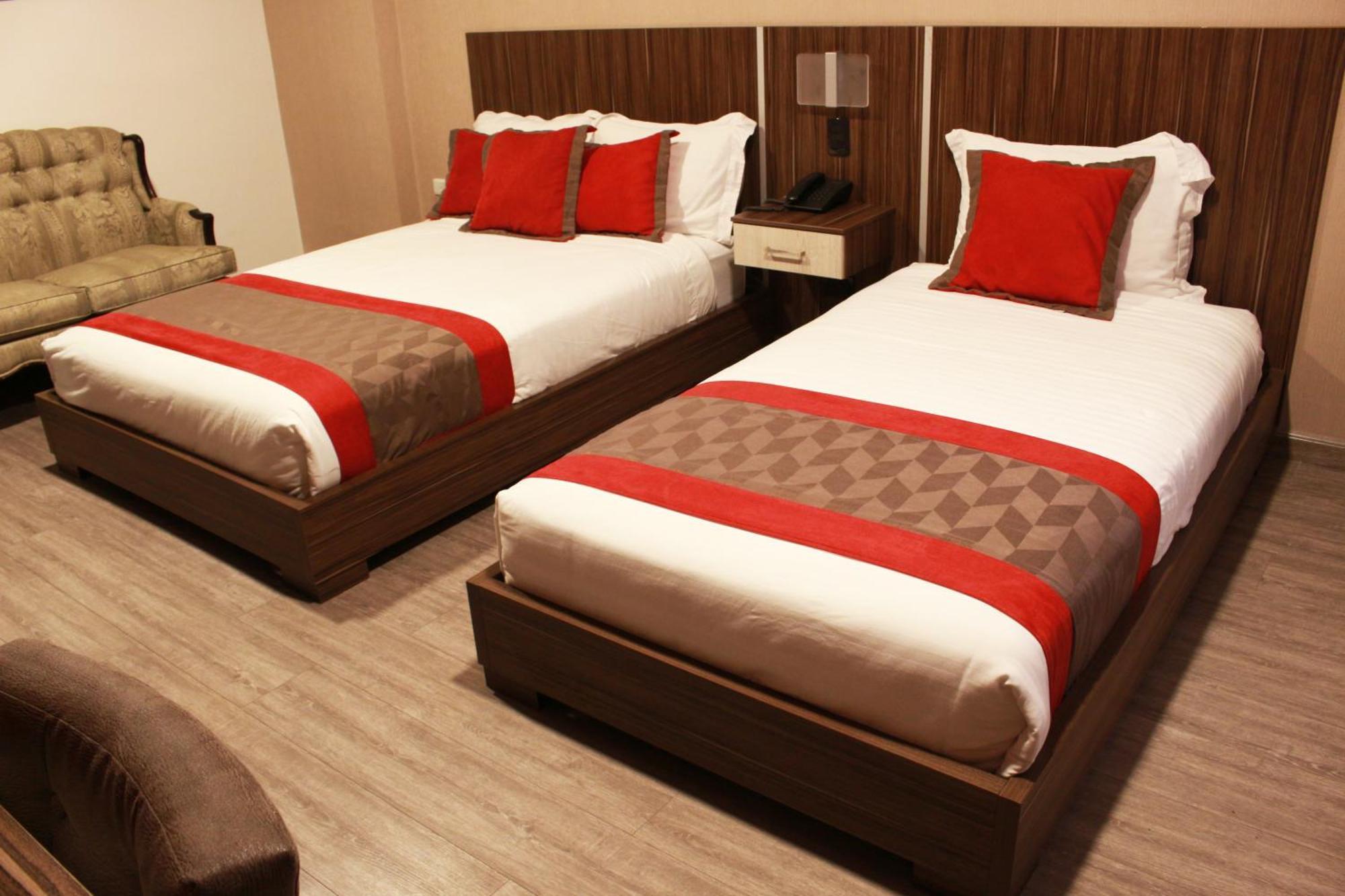 Hotel Santiago De Compostella Suites クエンカ エクステリア 写真