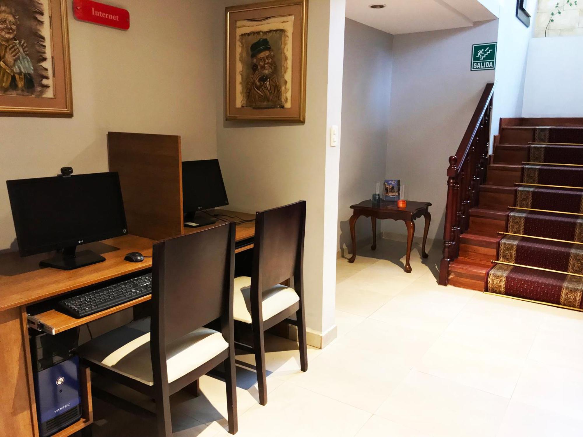Hotel Santiago De Compostella Suites クエンカ エクステリア 写真