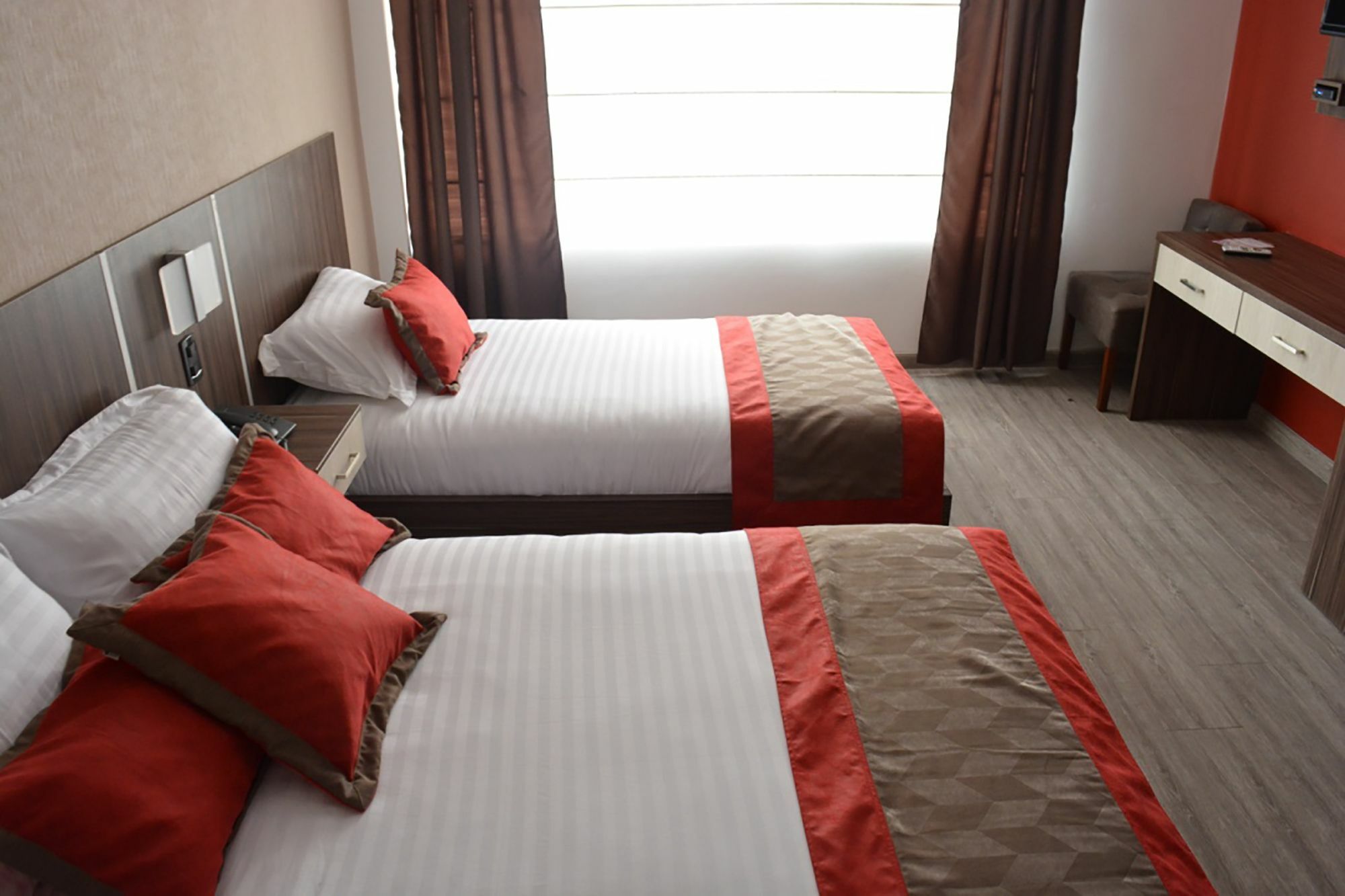 Hotel Santiago De Compostella Suites クエンカ エクステリア 写真