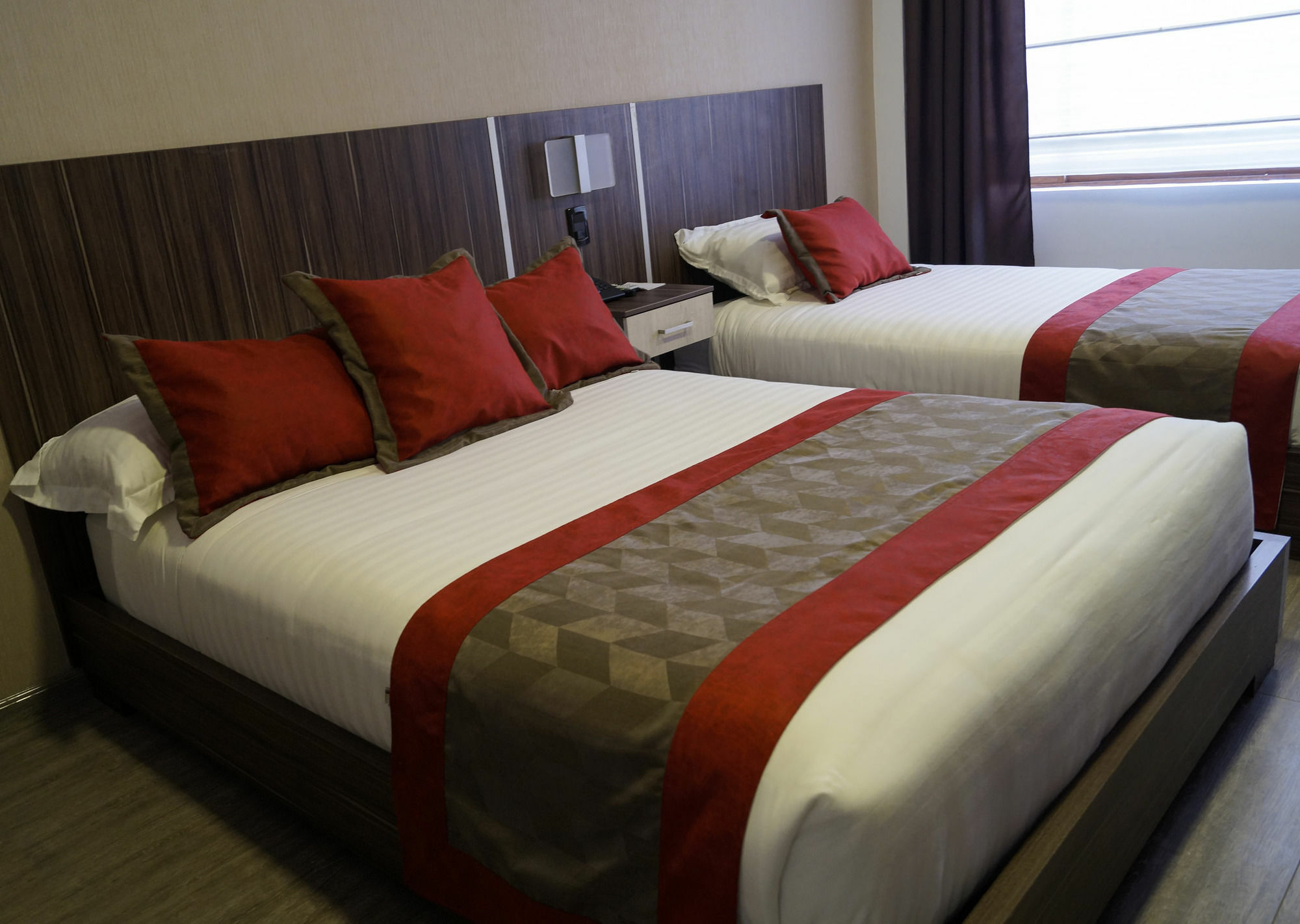 Hotel Santiago De Compostella Suites クエンカ エクステリア 写真