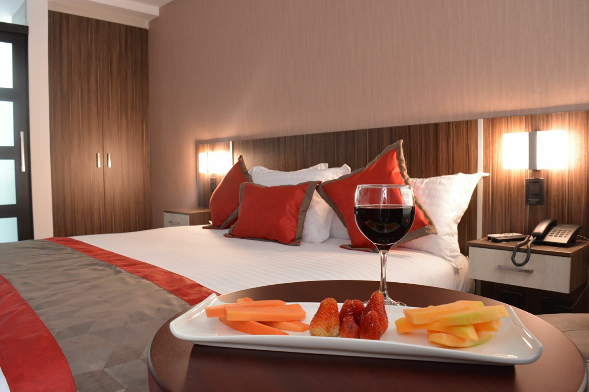 Hotel Santiago De Compostella Suites クエンカ エクステリア 写真